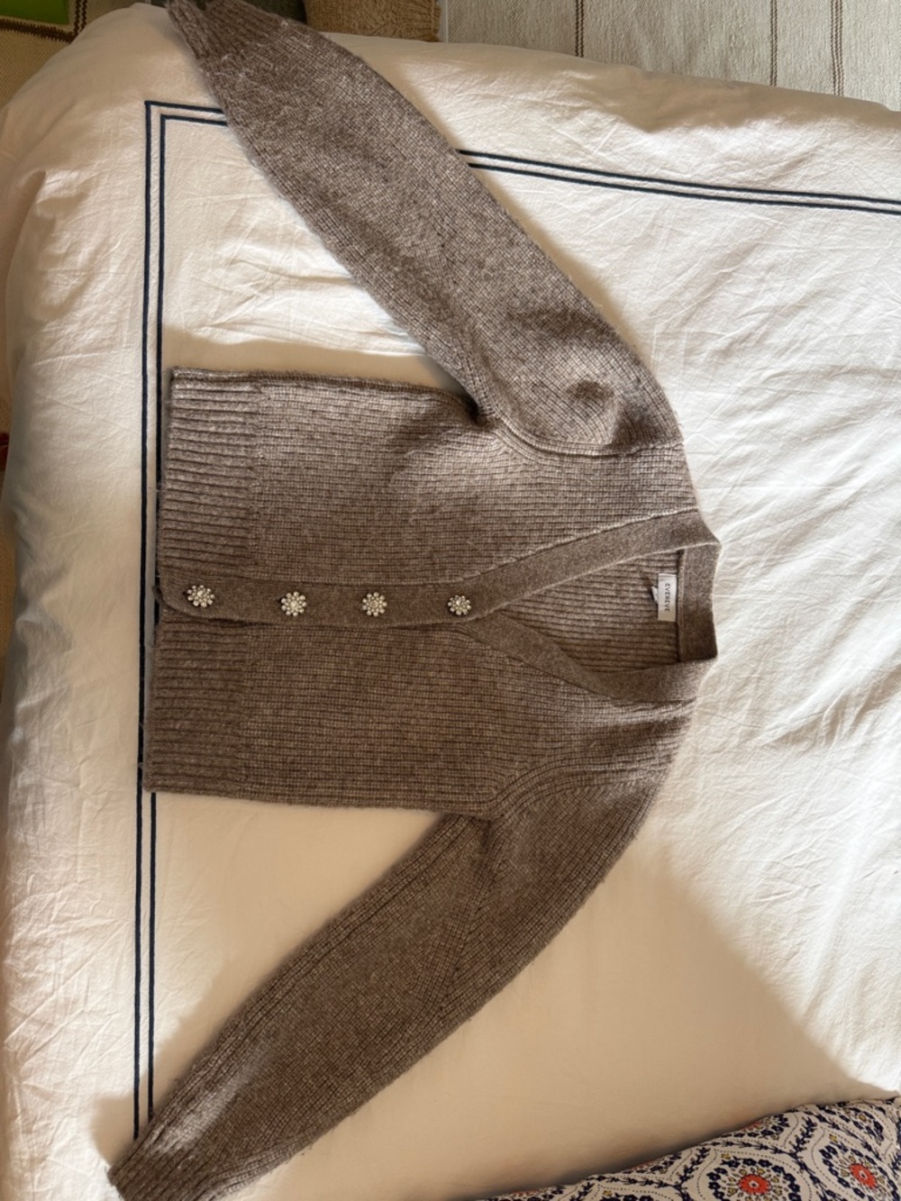 Evereve Brown Ribbed V-Neck Cardigan with Floral Buttons